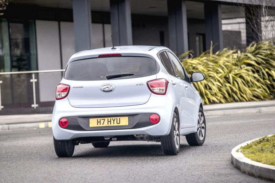  Hyundai i10 Play 2019 года  (UK) (фото 17 из 42)